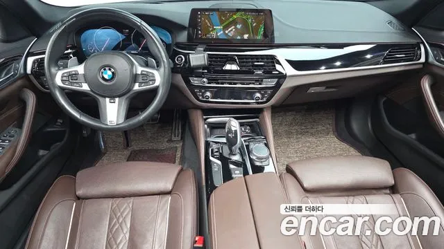 BMW 5-Series 2019 thumb 6