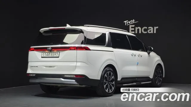 Kia Carnival 2021 thumb 2