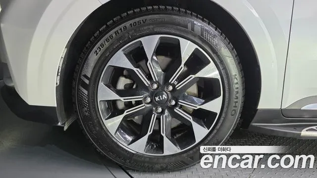 Kia Carnival 2021 thumb 5