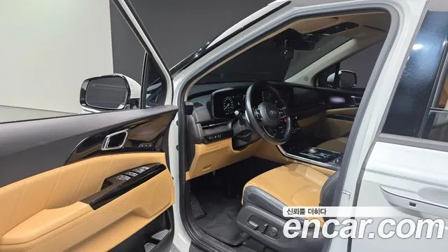 Kia Carnival 2021 thumb 10