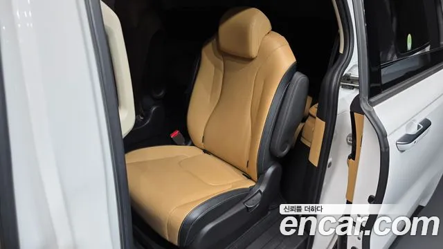 Kia Carnival 2021 thumb 11