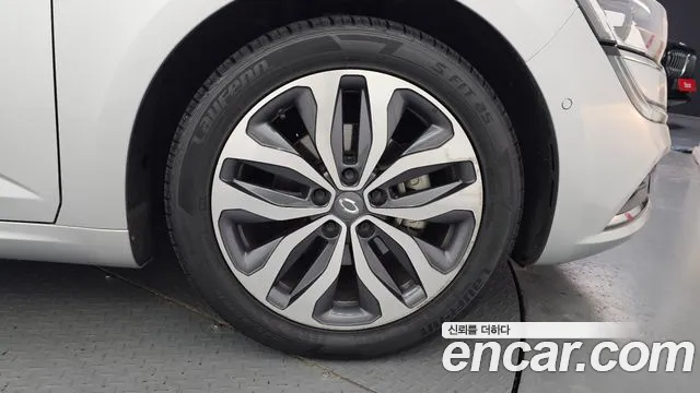 Renault-KoreaSamsung Megane 2017 thumb 4