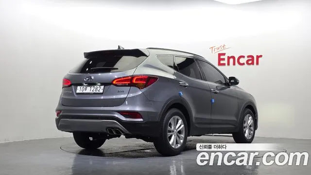 Hyundai Santa Fe 2018 thumb 2