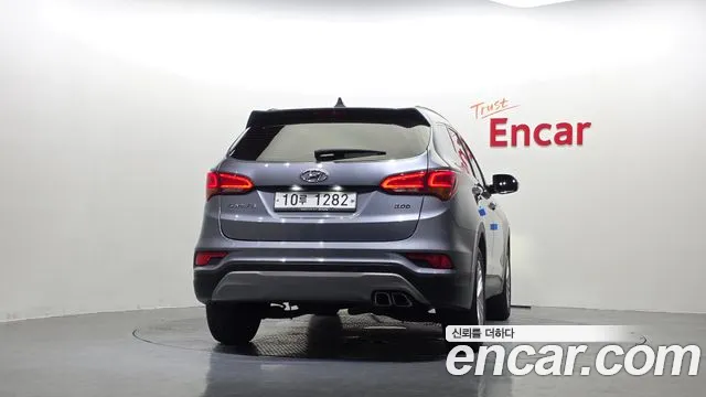 Hyundai Santa Fe 2018 thumb 4