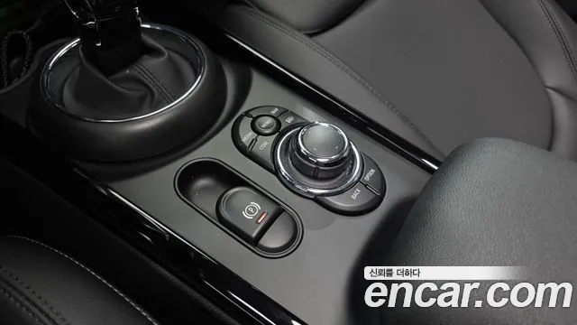MINI Clubman 2023 thumb 8