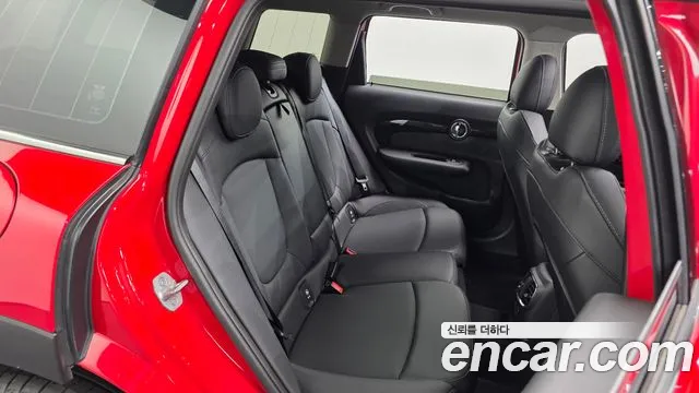 MINI Clubman 2023 thumb 10