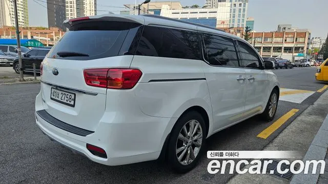 Kia Carnival 2019 thumb 2