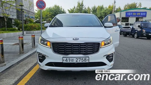 Kia Carnival 2019 thumb 3