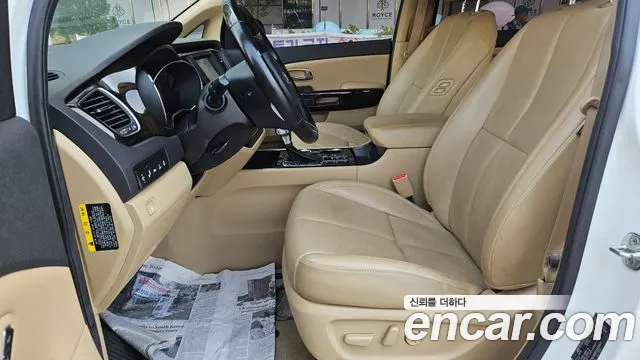 Kia Carnival 2019 thumb 9
