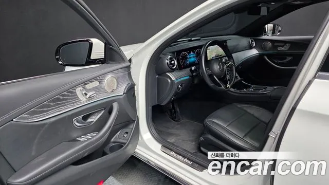 Mercedes-Benz E-Класс 2023 thumb 10