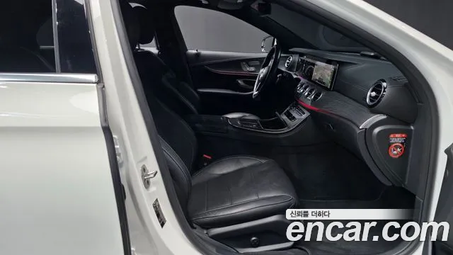 Mercedes-Benz E-Класс 2023 thumb 11