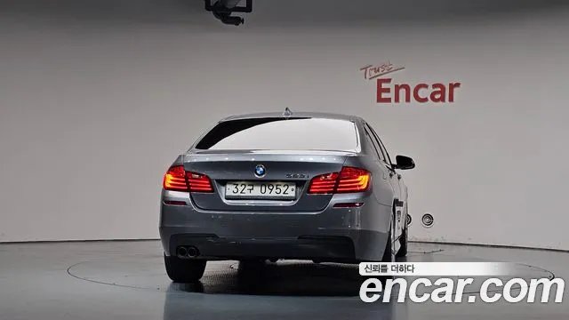 BMW 5-Series 2016 thumb 3