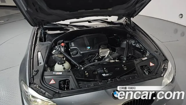 BMW 5-Series 2016 thumb 5