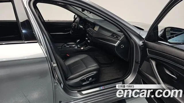 BMW 5-Series 2016 thumb 10