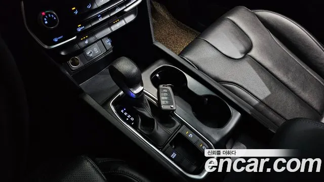 Hyundai Santa Fe 2019 thumb 8