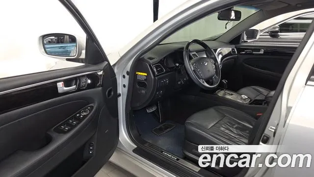Hyundai Genesis 2013 thumb 10