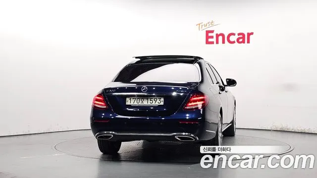 Mercedes-Benz E-Класс 2019 thumb 3