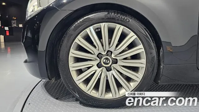 Kia K9 2013 thumb 5