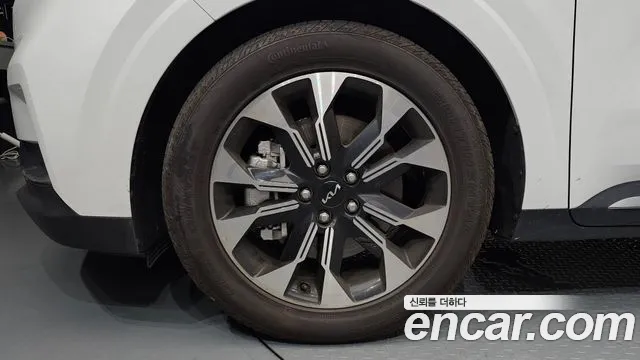 Kia Carnival 2023 thumb 5