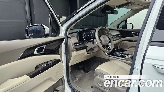 Kia Carnival 2023 thumb 10