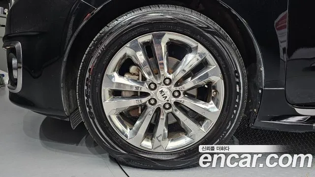 Kia Carnival 2018 thumb 5
