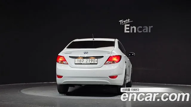 Hyundai Accent 2018 thumb 3
