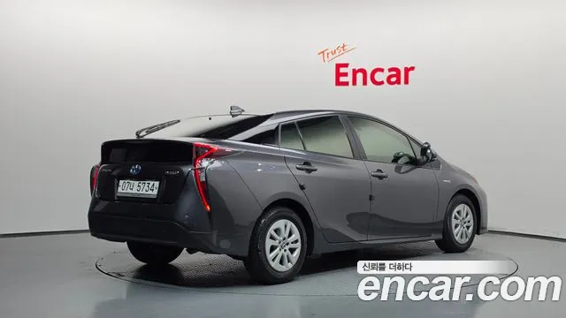 Toyota Prius 2018 thumb 2