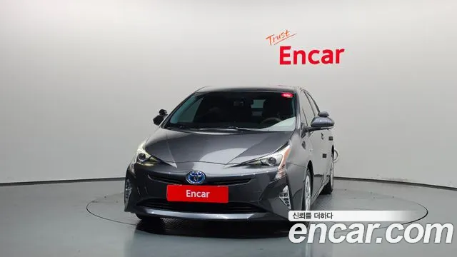 Toyota Prius 2018 thumb 3