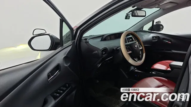 Toyota Prius 2018 thumb 10