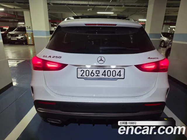 Mercedes-Benz GLA 2025 thumb 3