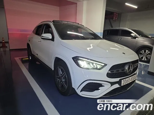Mercedes-Benz GLA 2025 thumb 4