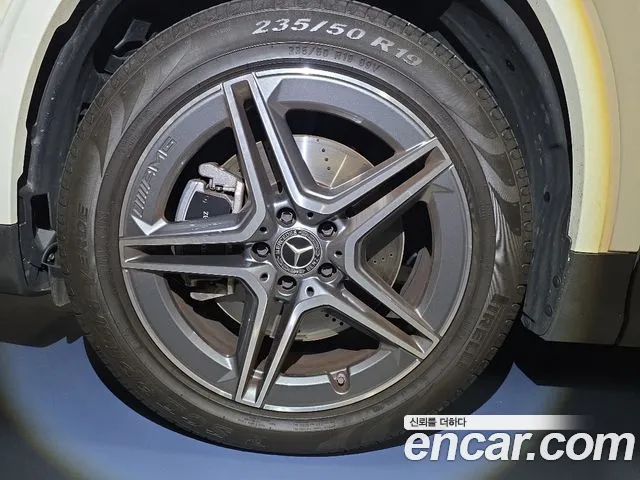 Mercedes-Benz GLA 2025 thumb 6