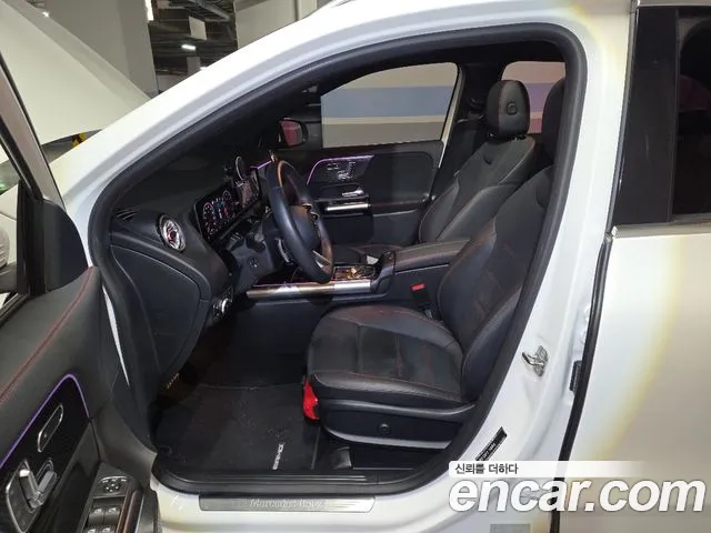 Mercedes-Benz GLA 2025 thumb 8