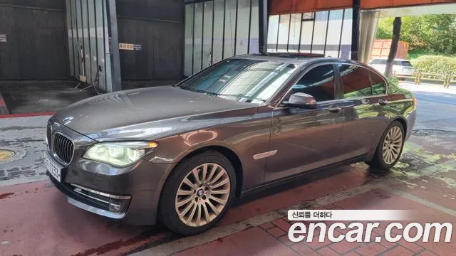 BMW 7-Series 2013 thumb 2