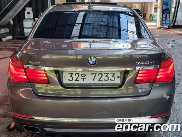 BMW 7-Series 2013 thumb 5