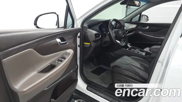 Hyundai Santa Fe 2018 thumb 9