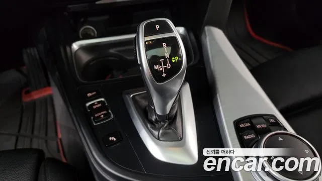 BMW 3-Series 2015 thumb 9