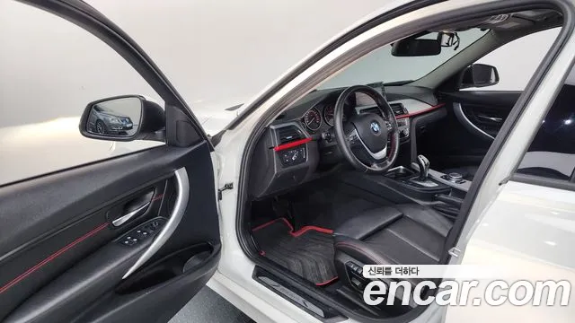 BMW 3-Series 2015 thumb 10