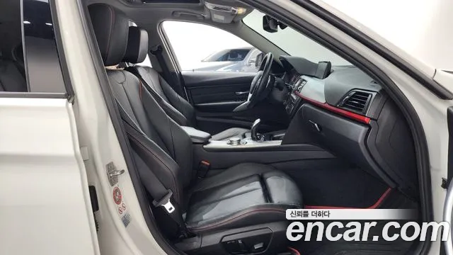 BMW 3-Series 2015 thumb 11