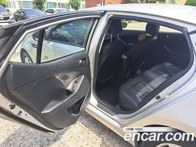 Kia K5 2012 thumb 10