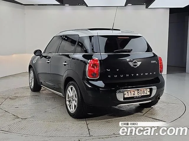 MINI Countryman 2015 thumb 2