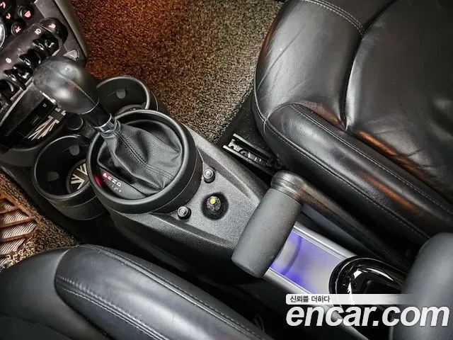 MINI Countryman 2015 thumb 10