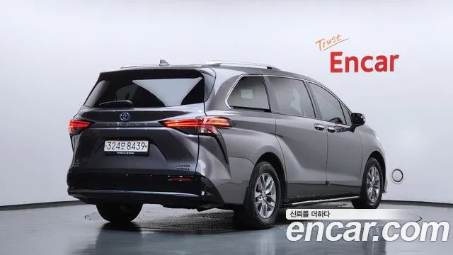 Toyota Sienna 2023 thumb 2