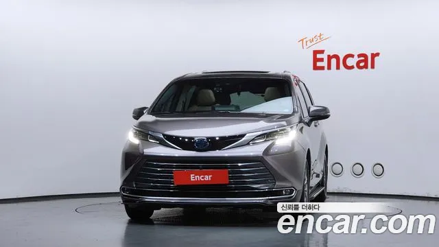 Toyota Sienna 2023 thumb 3