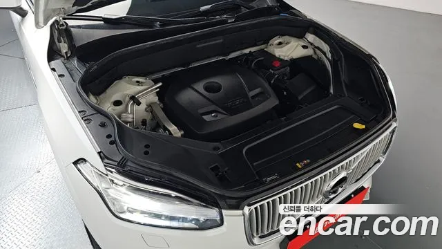 Volvo XC90 2017 thumb 5