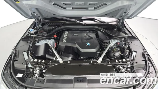 BMW 5-Series 2025 thumb 6