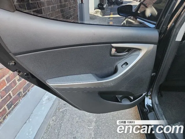 Hyundai Avante 2013 thumb 8