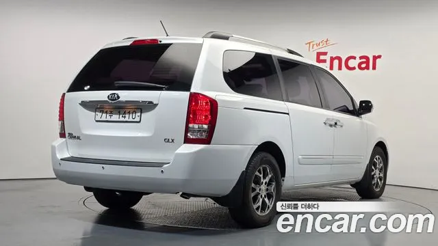 Kia Carnival 2014 thumb 2
