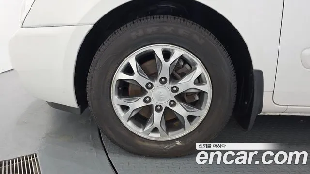 Kia Carnival 2014 thumb 5