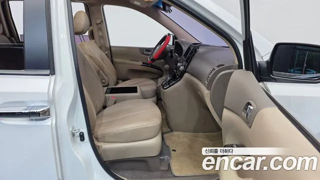 Kia Carnival 2014 thumb 11